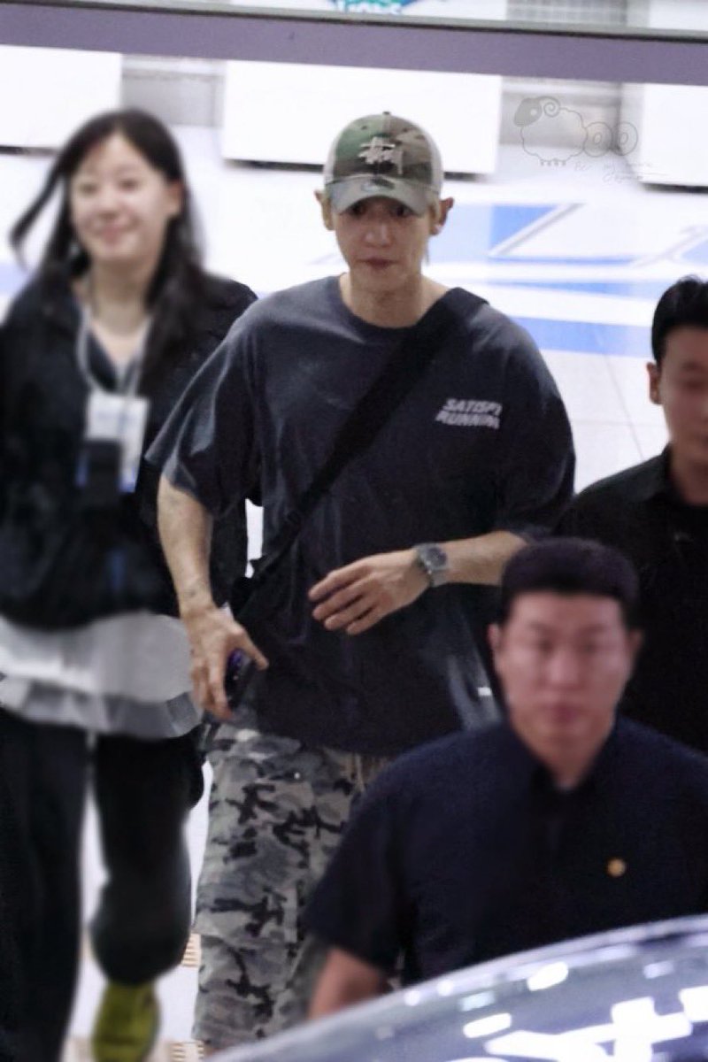 whitedreamloey's tweet photo. My giant man
#OnlyLookAtGoodThings
#CHANYEOL #찬열 https://t.co/FOnbHXLo0W