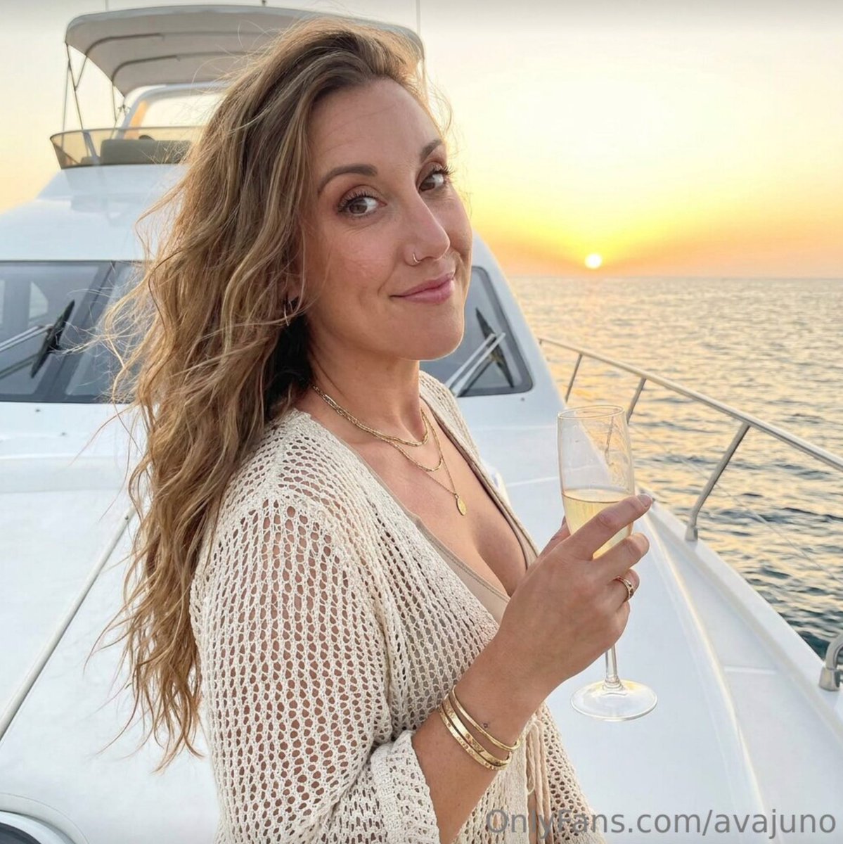 Ava_Juno's tweet photo. What should we #cheers to today?

XO,
Ava J.

#of #onlyfans #creator #yachtlife #boats https://t.co/Ble86dMUhY