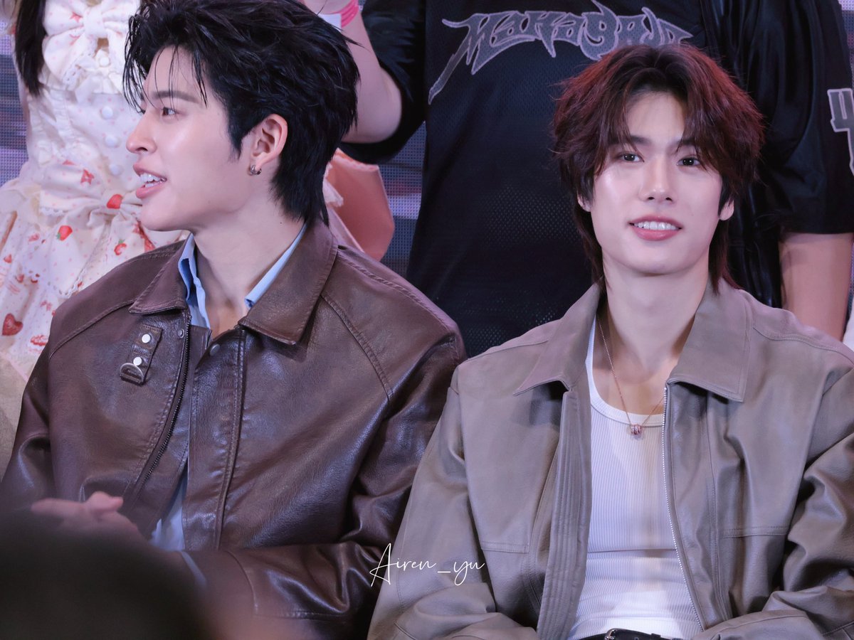 ai_taoman's tweet photo. 20260808 GMMTV Fan Fest Macau | PONDPHUWIN

หล่อมาก ฉันควรพูดอะไรดี 🫠

PONDPHUWIN FANFEST MACAU
#GMMTVFanfestInMacau2026
#pondphuwin https://t.co/rzvY1fwIPJ