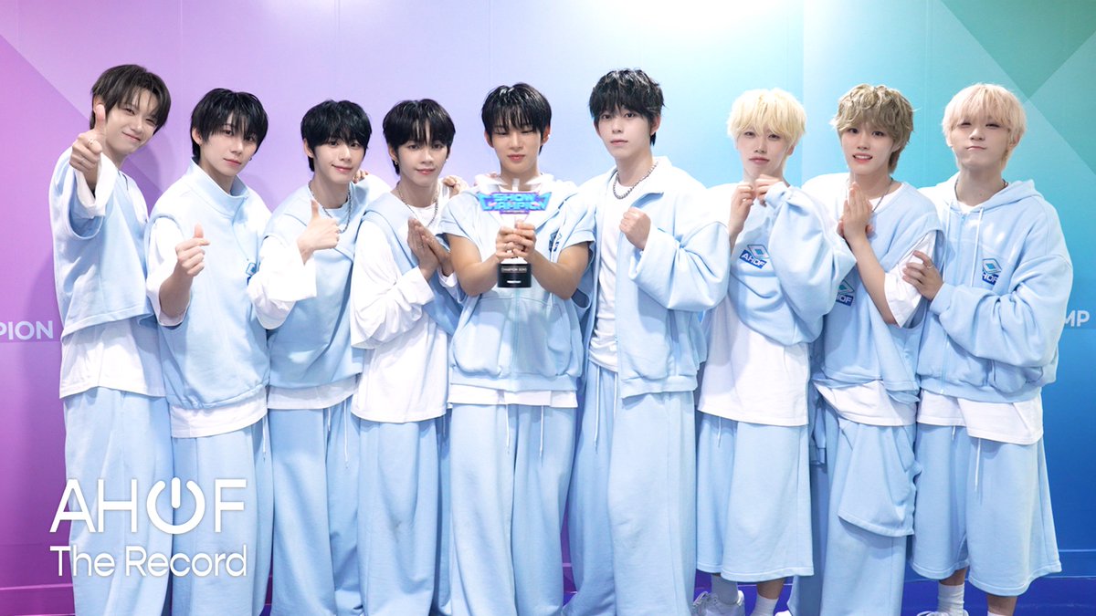 AHOF_official's tweet photo. [🎬] AHOF(아홉) 'RUN TO YOU' Music Show Behind #2 | AHOF The Record EP.72

🖇 https://t.co/lfxIQ2W2ZN

#AHOF #아홉 
#RUN_TO_YOU https://t.co/8JlcKXQP0j