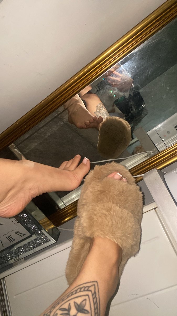 MissRed66x's tweet photo. Lick em https://t.co/GK4XZTx4aI