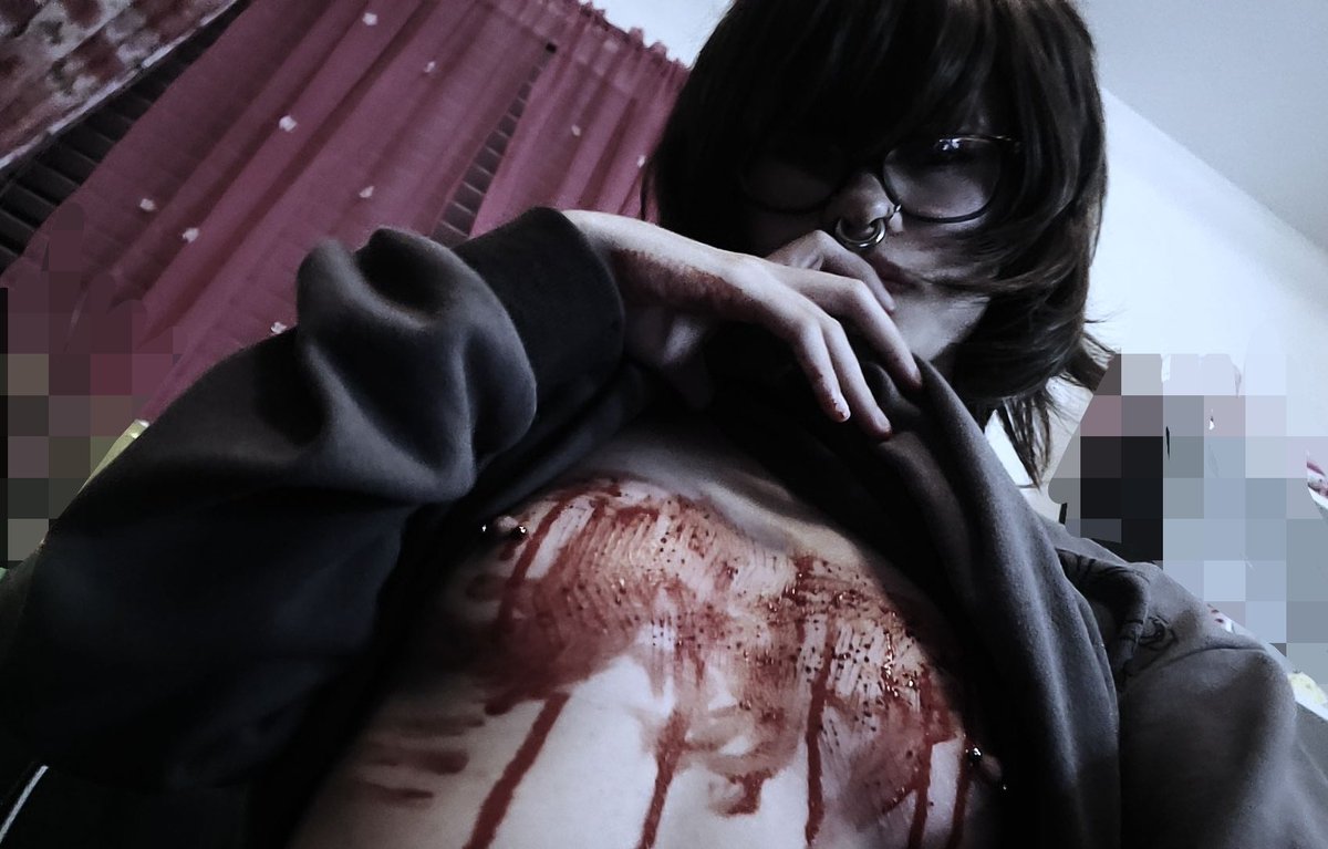 m4nicmouse's tweet photo. sfx makeup im making a cool horror movie wow its so fun #shrtwt #shedrtwt https://t.co/Mf2hqpY3Un