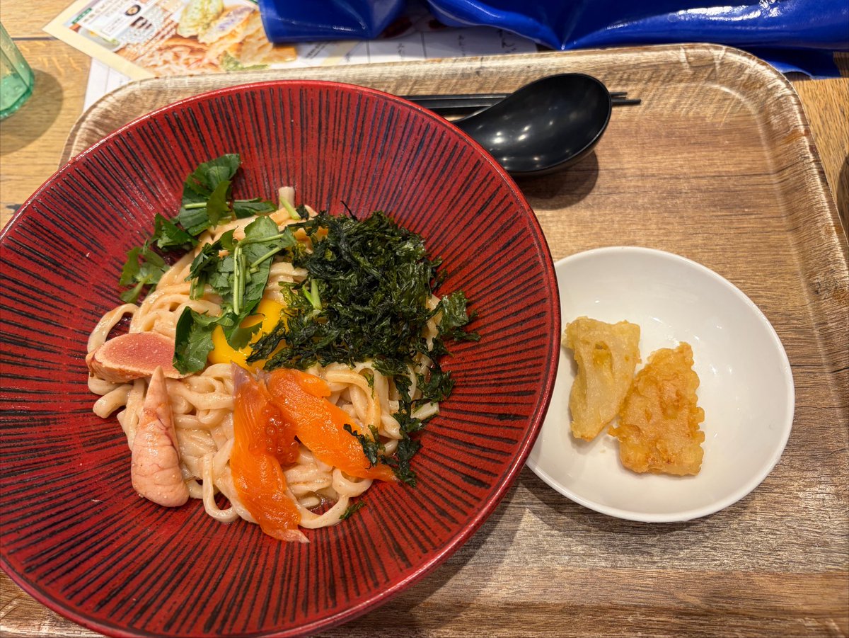 Rokusasu90's tweet photo. そう言えば今日のお昼これ食べました〜😋 https://t.co/mxgn6R7i4m