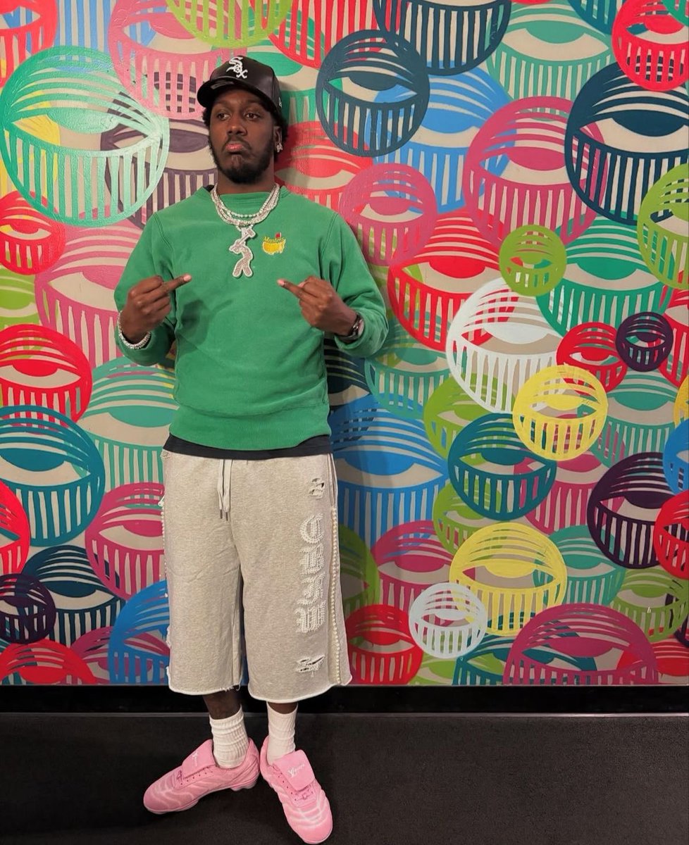 wtfay0's tweet photo. staying clean/rare https://t.co/YwDoYzMg1G