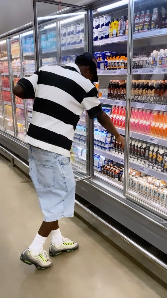 wtfay0's tweet photo. staying clean/rare https://t.co/YwDoYzMg1G