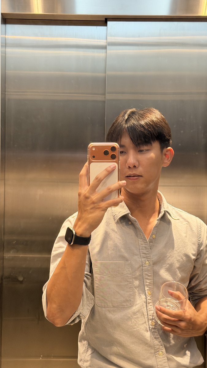hatsa_'s tweet photo. น่าร้ากกก
แก้วน้ำเปล่านะพี่ไม่ใช่แก้วเบียร์ https://t.co/n4qL89LF3v