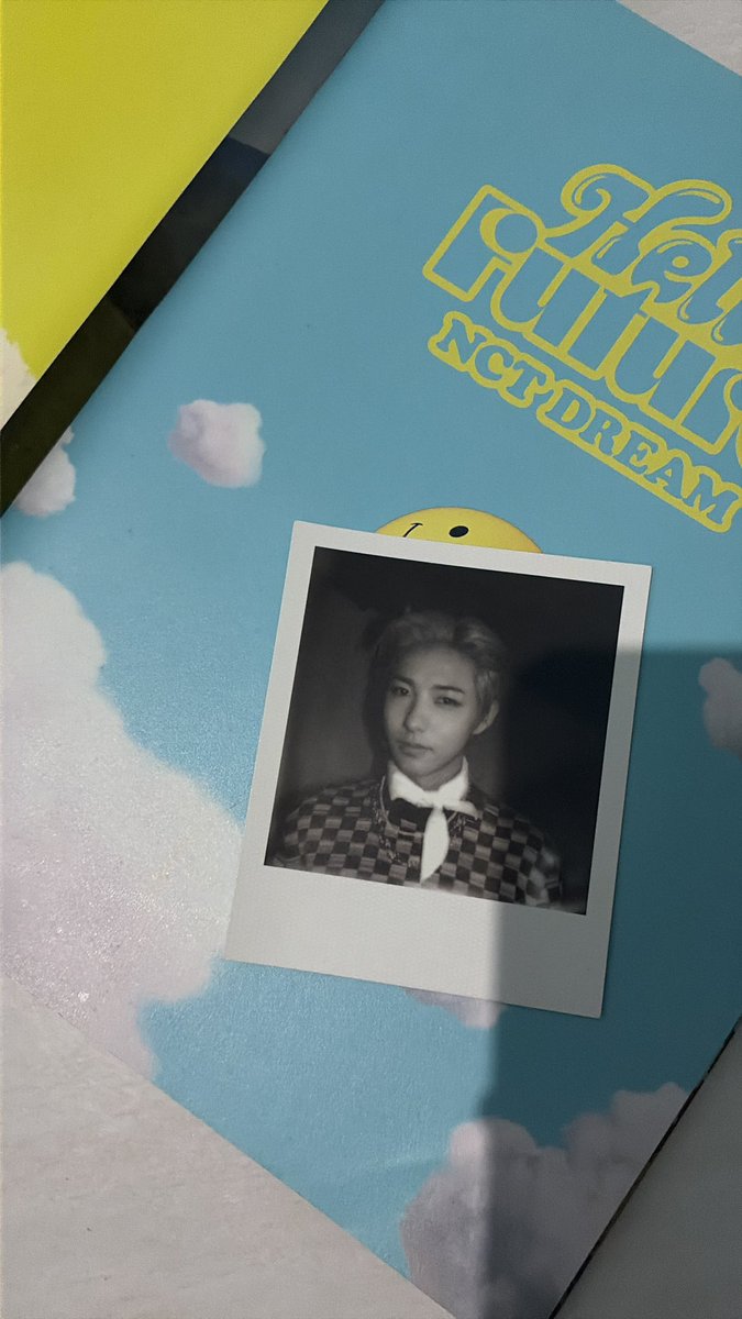 meiadorable's tweet photo. wts album nct hello future 80k angkut https://t.co/BBJ13SjHB7