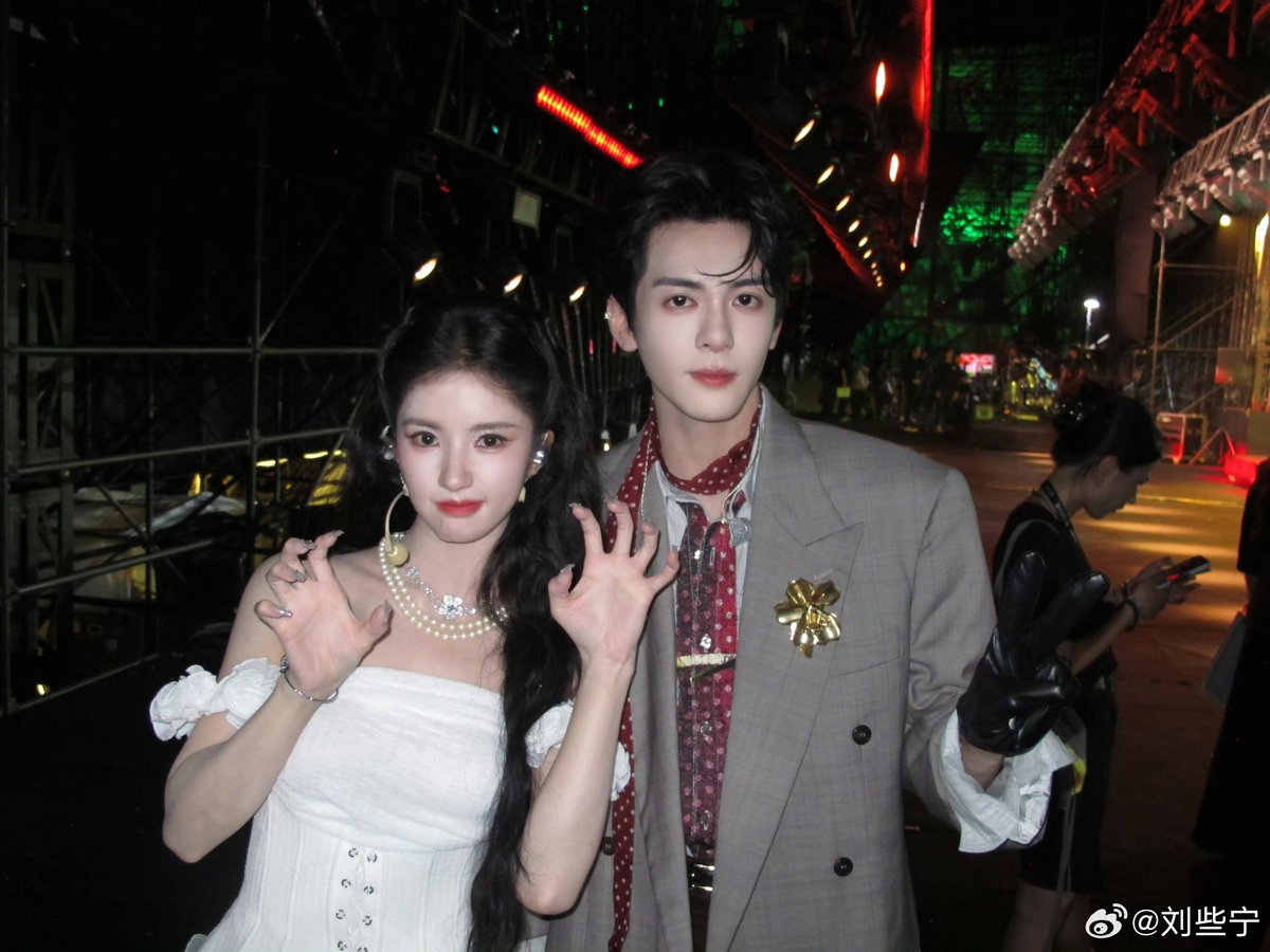 bbdongi25's tweet photo. เซียหนิงกับเหยียนอันและซุ่นซี คนนึงเคยลือว่าจะได้เล่นด้วยกันส่วนอีกคนเล่นด้วยกันแล้วรอออนแอร์คับ https://t.co/HpXiXuM193