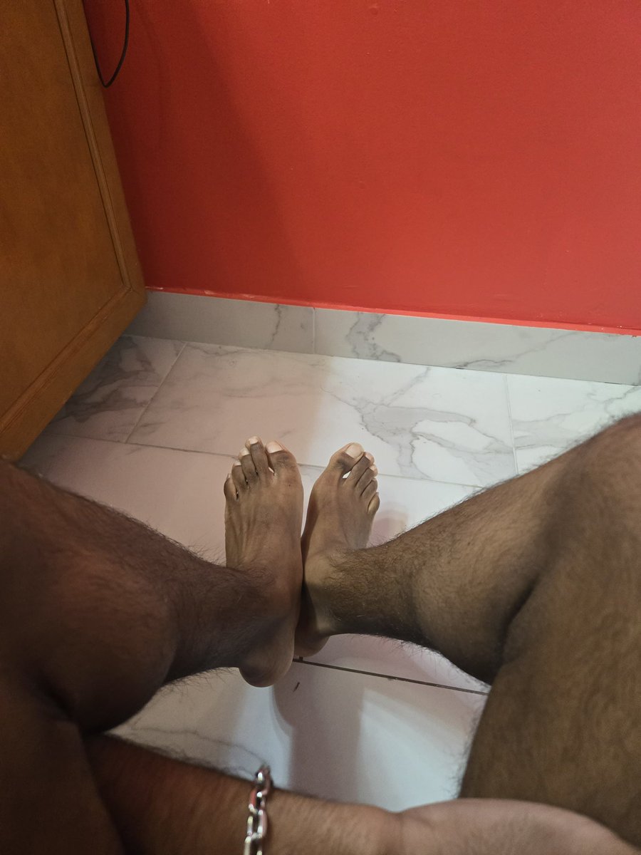 LoganM88857's tweet photo. Id love to give your cock a nice rub with them
#feetfetısh #mlm #memphis #freaks #feetlovers #bbc https://t.co/04KBBbQd8m