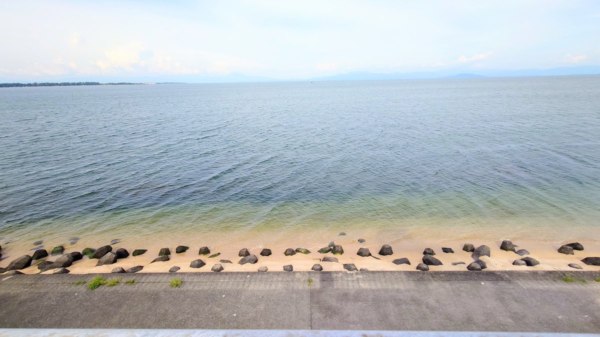mikinatea's tweet photo. 琵琶湖のなかにある⛩️見てみたかったのよ！これ岸からは行けないけどカヌーとかだと⛩️近くまで寄れるから今度はそれに挑戦するのもありかも！
あとめっちゃ楽しそうなのあったこれは濡れる覚悟でやりたいやつ😊

#mikina旅log https://t.co/epFvXnYm6D
