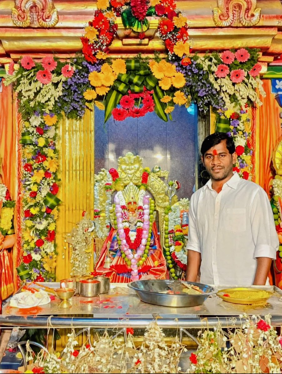 ramg90233's tweet photo. Wish 🌸you 🌺happy 🪷Bonalu 🙏 https://t.co/dx4tNnVVto