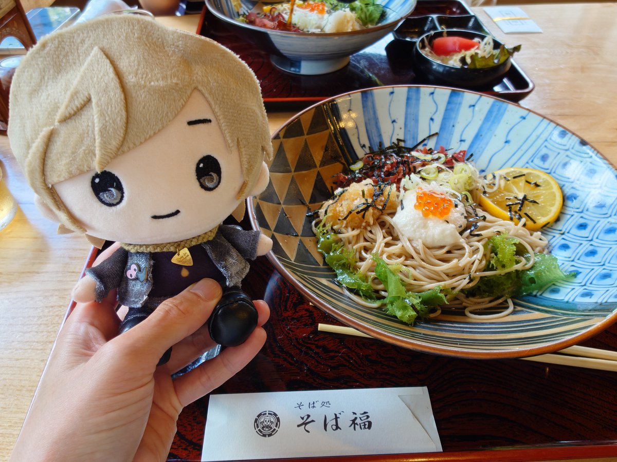 INO_0718's tweet photo. ＃LUNASEA
今日　友達とドライブしたんだけど
ランチで入ったそば屋さん
なんとっ　森のホール21でライブした初日にLUNA SEA来店してる😳
めちゃ胸がいっぱいになった🥹
INORANは用事があったのかな
せっかくなのでイノぬいで👍
なんか感動💕 https://t.co/0zykr1BmwW