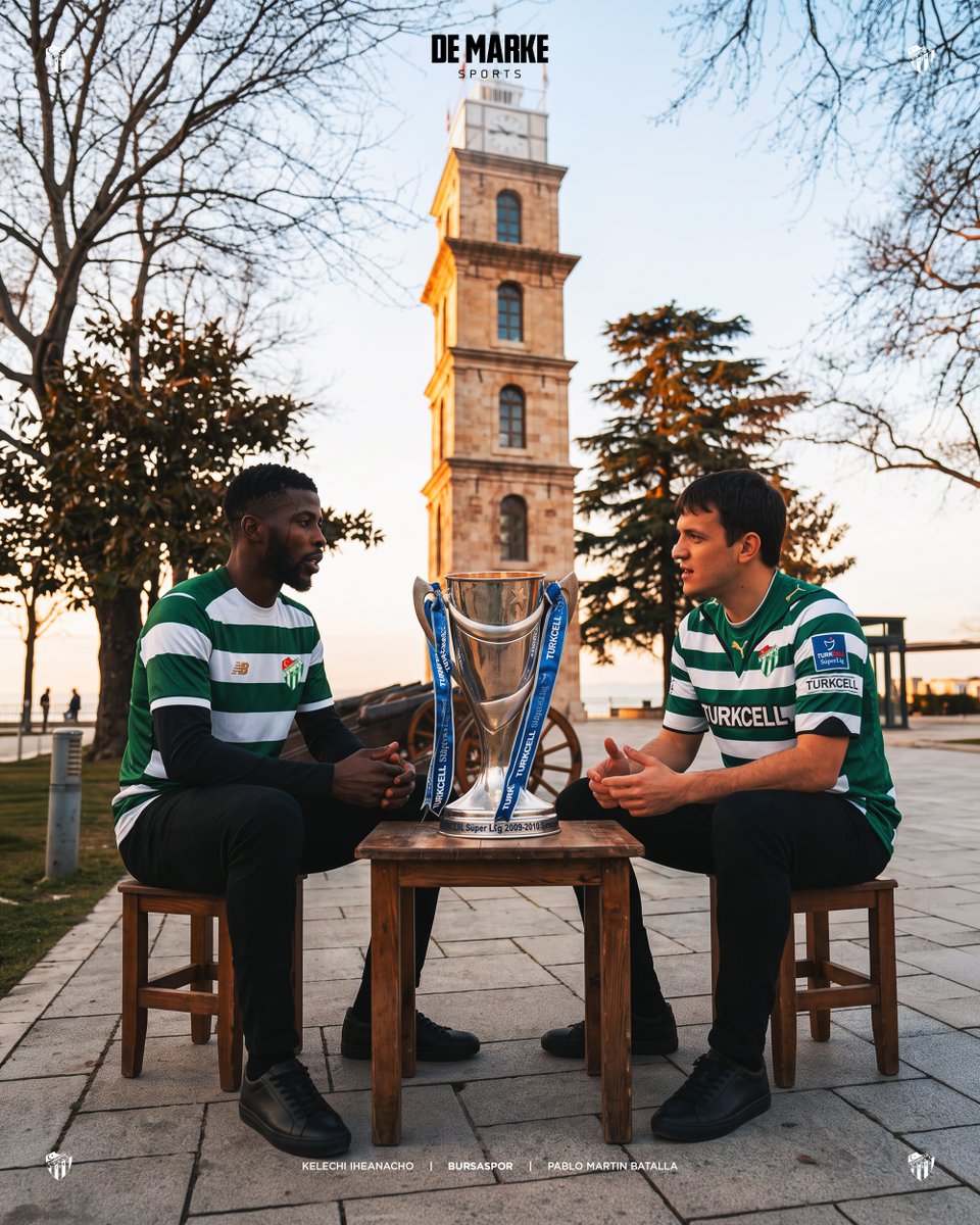 demarkesports's tweet photo. Geçmişin gücü, bugünün yıldızlarıyla. 

Bursaspor’un ait olduğu lige yürüyüşü, bugün başlıyor. https://t.co/iY1KiTVeYB