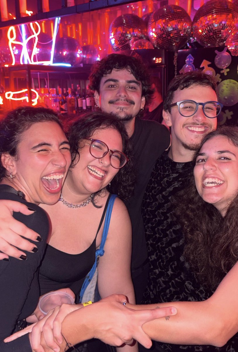 gimnospermaaa's tweet photo. simplesmente guilherme cortez na zig duplex É O MAIORAL MESMO @cortezpsol https://t.co/OX1HMYPKVr