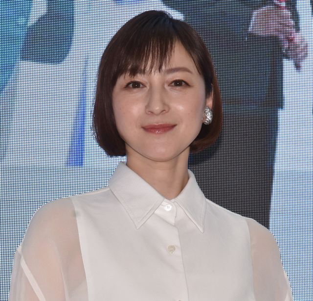 livedoornews's tweet photo. 【明かす】広末涼子、病名公表に葛藤あった「言い訳にするのも嫌だった」
https://t.co/KqSl9ftXAf

広末は昨年4月、事故後に搬送された医療機関で看護師に暴行しケガをさせた疑いで逮捕、送検されていた。その後、双極性感情障害および甲状腺機能亢進症と診断されたことを公表していた。 https://t.co/TXoERwdw4L