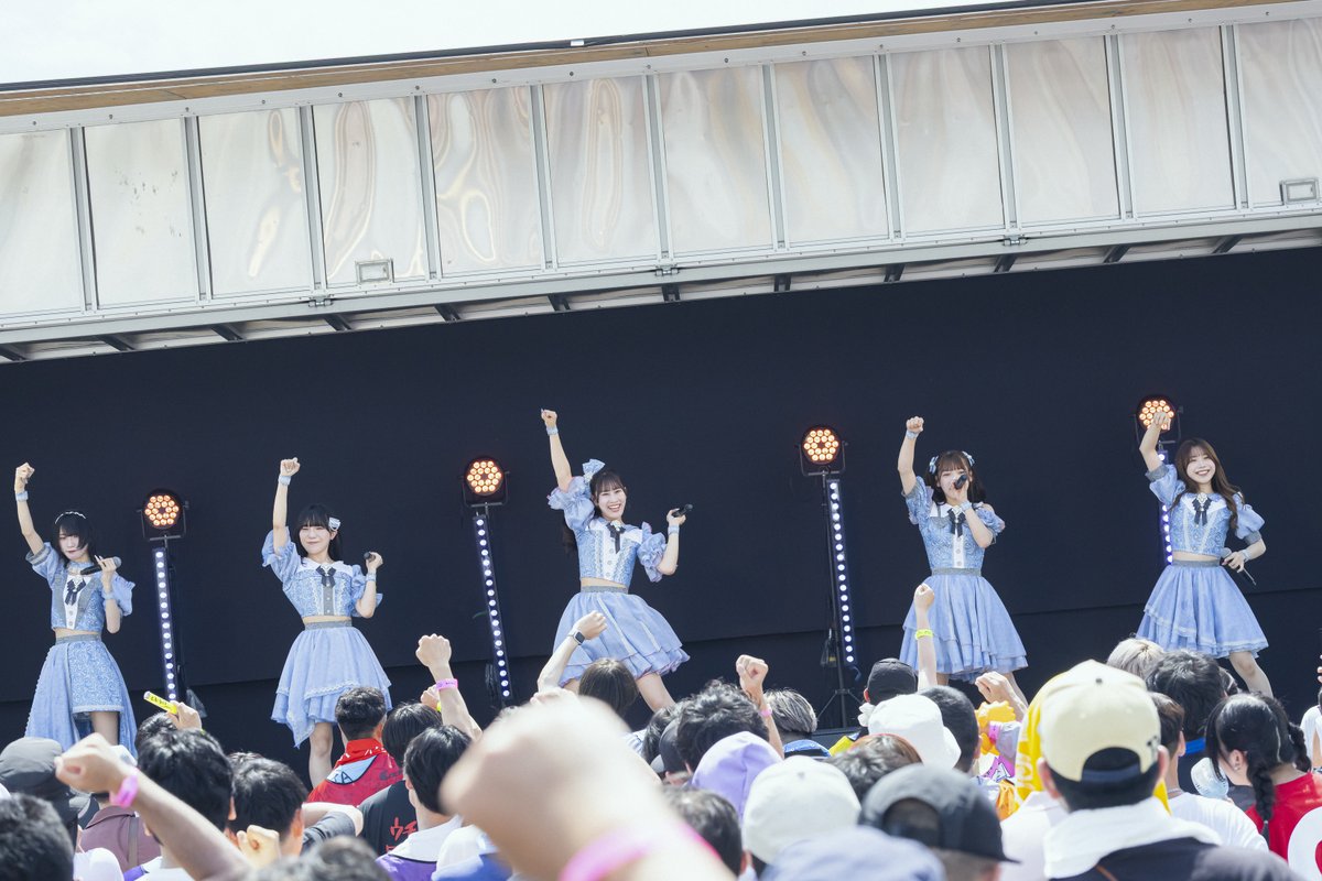 harukana_info's tweet photo. 『IDOL SUMMER JUNGLE 2026』
ご来場いただきありがとうございました！！

#ハルカナ 初の夏フェス☀️
予想より多くのお客様にご来場いただきました❣️
ありがとうございます😭

そして本日から新衣装です❣️
たけうちはるかさん（@teaharuu）に制作していただきました🎪

ハルカナらしい夏っぽさもありつつ、少し大人な感じ、ワンポイントのメンバーカラーも🥰

次に出演するときはさらに大きなステージへ！！
これからも応援よろしくお願いいたします🔥

#サマジャン
#ハルカナいくぞ