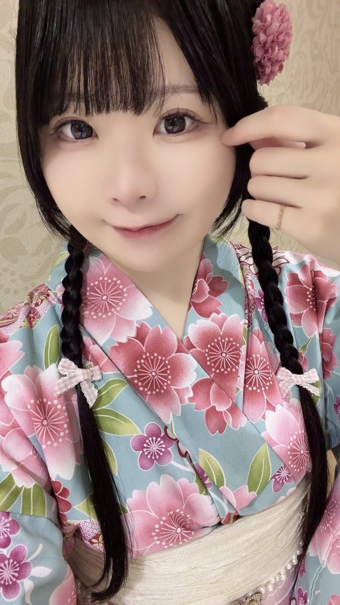 wgr_0w0's tweet photo. 浴衣はレアなのでもちろんお自撮りもあります✌️やったね(反転です🙏)
くるみんイメージの浴衣選び、かなり気に入っている🎀

くるみんへ♡卑弥呼ヘアは三つ編みを2本つくってそのうち1本を下→上に輪っかにして真ん中辺りで留めるだけ×2(ツインテ)です！かんたん
やってみてね〜♡
#くるみん愛まみれ https://t.co/k5KnoTK5zI