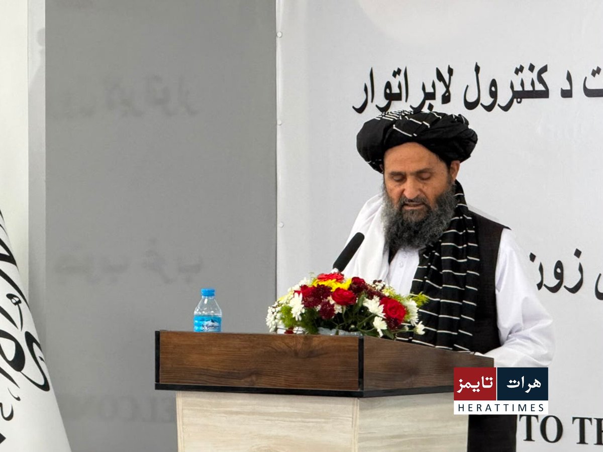 Hanif_Muslim2's tweet photo. 1:1
#فوری
ملا عبدالغنی برادر معاون اقتصادی ریاست الوزرا، در افتتاحیه و بهره‌برداری لابراتوار کیفیت غذا، ادویه و محصولات صحی زون غرب:
اگر تولیدات داخلی مطابق معیارهای لازم ساخته و آزمایش شوند، می‌توانند در بازارهای خارجی نیز با محصولات کشورهای دیگر رقابت کنند. https://t.co/WD5p6NDe5L