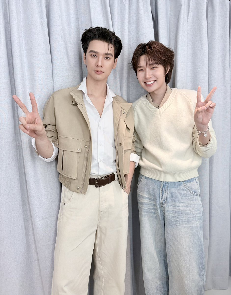 b2sthailand's tweet photo. แฟนๆ พร้อมกันมั้ยค้าบบ @harit_keng @nampingnapat 
26 ปี B2S ที่มีเก่ง-น้ำปิง จอยแน่นอน แฟนๆ รอเลย

#B2SxKengNamping #ฉลองB2S26ปีกับเก่งน้ำปิง #26thAnniversary #จอยทุกเจน #JoyfulFrame #เก่งน้ำปิง #KengNamping #KengHarit #nampingster #B2SWorkshop #B2SThailand #กิจกรรมB2S #ArtWorkshop #CentralPinklao