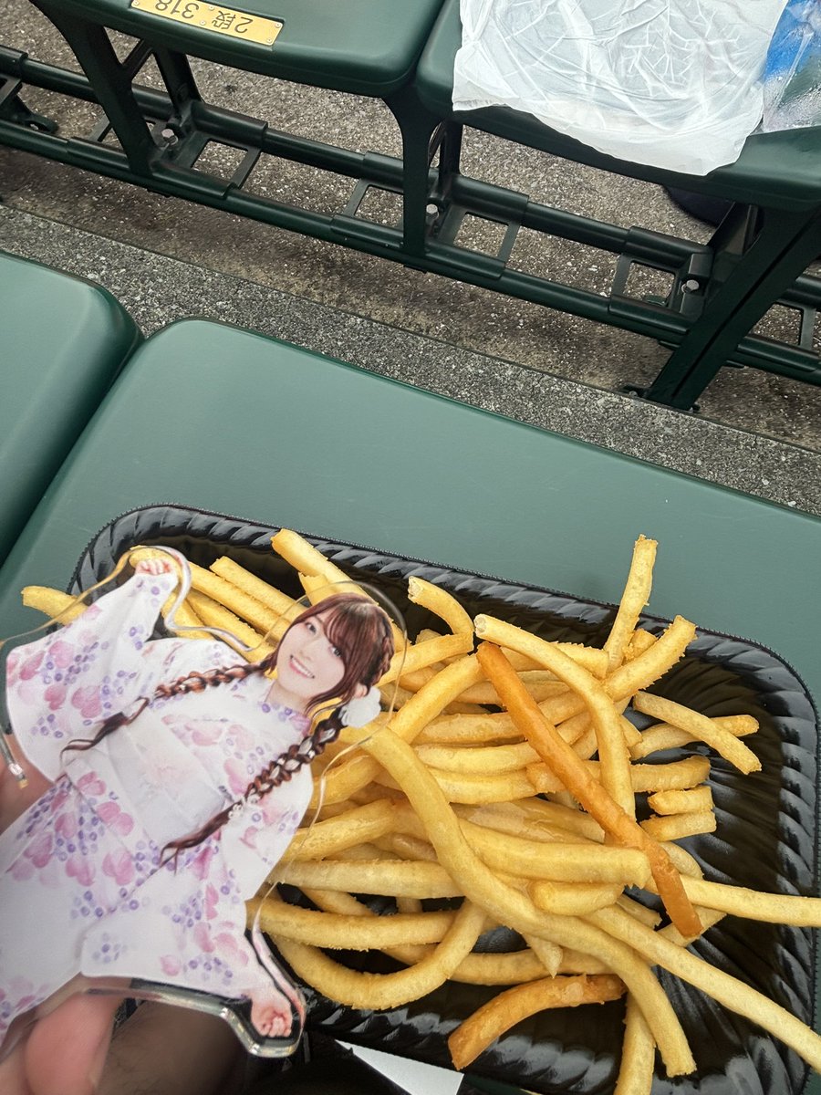 alpha_numazu's tweet photo. #ゆりちゃん見て

ロングポテトも食べる！ https://t.co/ECK2wYhg3w
