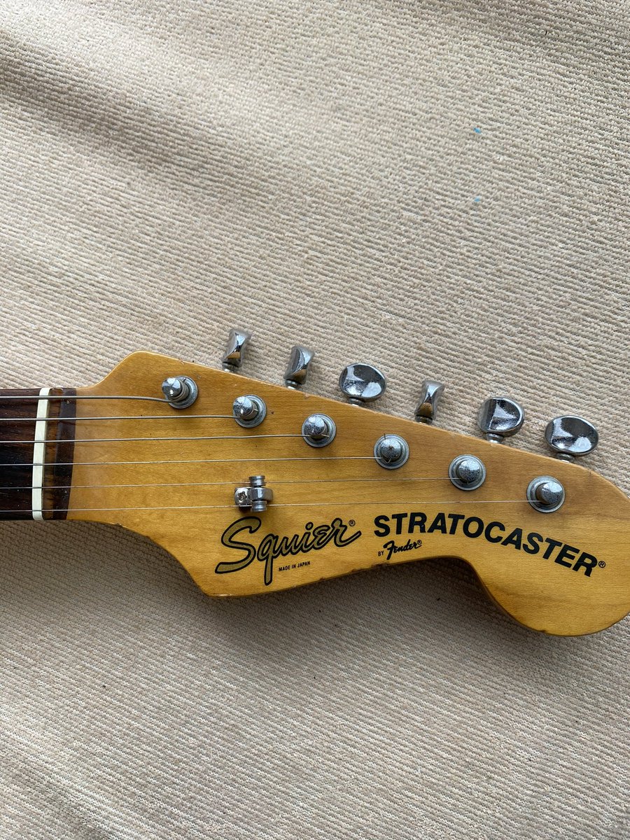 売らなきゃ良かったかなーと後悔🥺 JVシリアルのsquier🥺