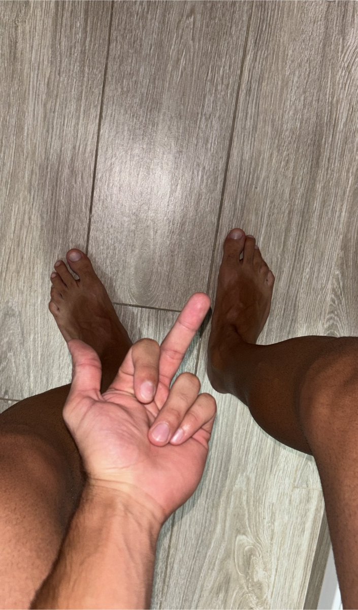 masterlucaa's tweet photo. vieni un po qui 🐶
#findom #feet #feetfetish #cashmaster #master #slave #schiavo #padrone #cash https://t.co/1IOgc8yWju