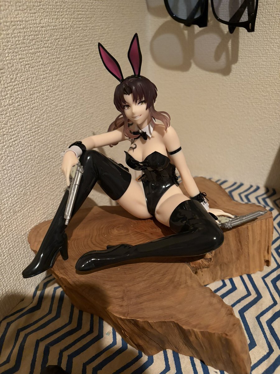 COUNTY7's tweet photo. この間、うちにレヴィを迎えました☺️
バニースタイルにカトラスは最高すぎる！
早くHUBにも行かなきゃ🍺

#ブラックラグーン https://t.co/mu920LavbQ