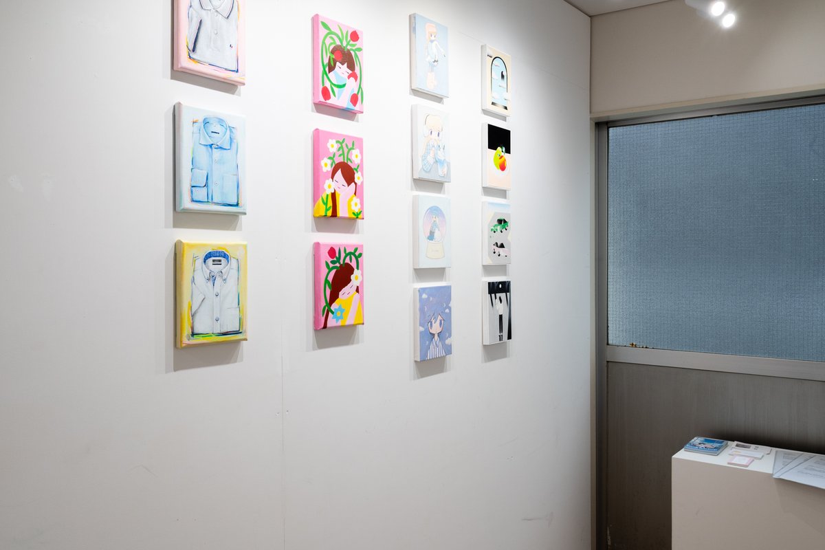 gallery_iro's tweet photo. Small Paintings 本日最終日。
IROは18時、torchは19時まで。

オンラインストアは本日20時からスタートします。
https://t.co/Tlbxi7Poa8

Room3では本日のみヤマナカ ハルナさんのグッズを販売しています。 https://t.co/TY0lUN3es9