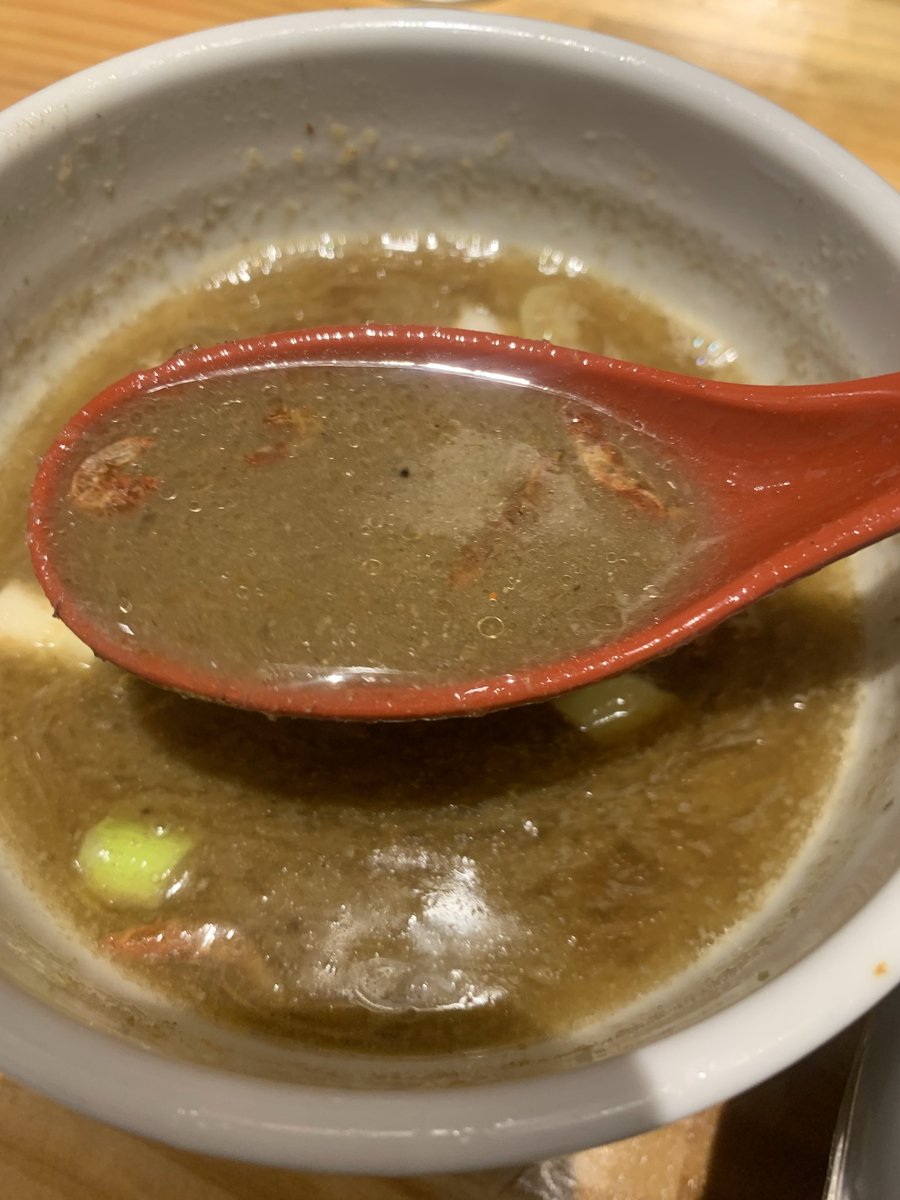 hiro_dochibi's tweet photo. 2026年🍜79杯目 煮干し中華そば 無双

◉ 埼玉県さいたま市大宮区大門町

🍜海老つけ麺⸜(๑⃙⃘'ᵕ'๑⃙⃘)⸝⋆︎*🦐✨

今日は休み。食べに来たかった煮干しがガツンと効いたお店へ😊

太麺の中華そばも気になったので。また食べにきます✨

ご馳走様でした✧*｡٩(ˊᗜˋ*)و✧*｡ https://t.co/4JBvlx9QJi