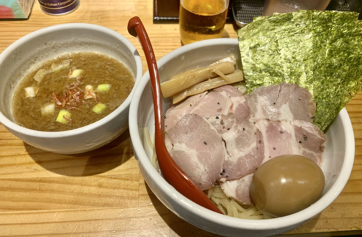 hiro_dochibi's tweet photo. 2026年🍜79杯目 煮干し中華そば 無双

◉ 埼玉県さいたま市大宮区大門町

🍜海老つけ麺⸜(๑⃙⃘'ᵕ'๑⃙⃘)⸝⋆︎*🦐✨

今日は休み。食べに来たかった煮干しがガツンと効いたお店へ😊

太麺の中華そばも気になったので。また食べにきます✨

ご馳走様でした✧*｡٩(ˊᗜˋ*)و✧*｡ https://t.co/4JBvlx9QJi