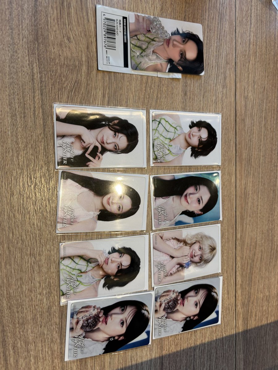 treasure_u_tor's tweet photo. NMIXX 交換 特典トレカ くじ　オフライン

譲:画像のもの
求:未所持リリーorソリュン
（リリー、ソリュンは3、4枚目の画像以外求めています）

本日、現地で交換可能な方優先でお願い致します🙏
#NMIXX
#NMIXX_ZEROFRONTIER
#NMIXX交換 https://t.co/hCMHEU0TK9