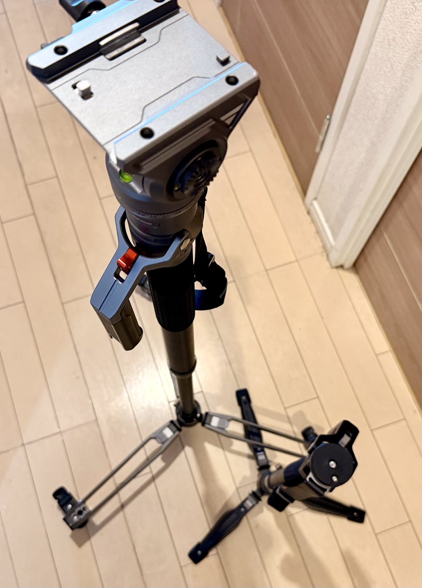fridaysbeer's tweet photo. SmallRigのモノポッド(5565)に純正ドリーがない問題解決。
COMANのドリーがそのまま使えます。
DF3というアダプタを付ければワンタッチで取り外し可能(予想通り)
#SmallRig #COMAN https://t.co/RTZW08isfz
