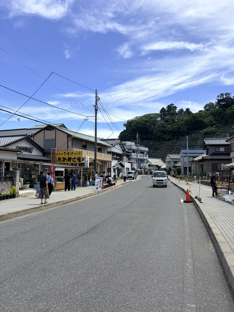 arumicann's tweet photo. 勝浦の海と朝一会場近くに来た https://t.co/whgOetcNDH