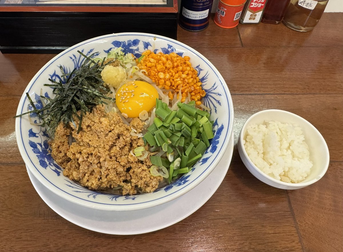 iwataka_'s tweet photo. R08.08.09
麺屋匠
台湾まぜそば大盛（追飯🍚）

本日のランチは匠さん😋
久々の台湾まぜそば！
もっちり中太縮れ麺はタレに良く絡み食べ応え抜群！
もやしもニラもシャキシャキ感最高！
いつもの様に安定の美味しさで速攻完食でした💕
御馳走様でした(*ˊᵕˋ* ) https://t.co/C1NakQ5E7K