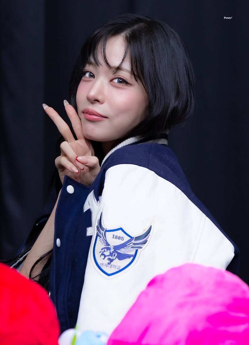 potatooppq's tweet photo. 260807 조은뮤직

#fromis_9 #프로미스나인 #이채영
#Leechaeyoung https://t.co/MXwcvtuLwG