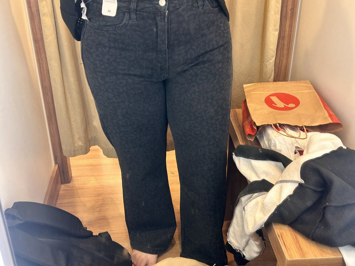 linossjjam's tweet photo. 80% outfit RIR🤝 https://t.co/Qqk6IzrWZt