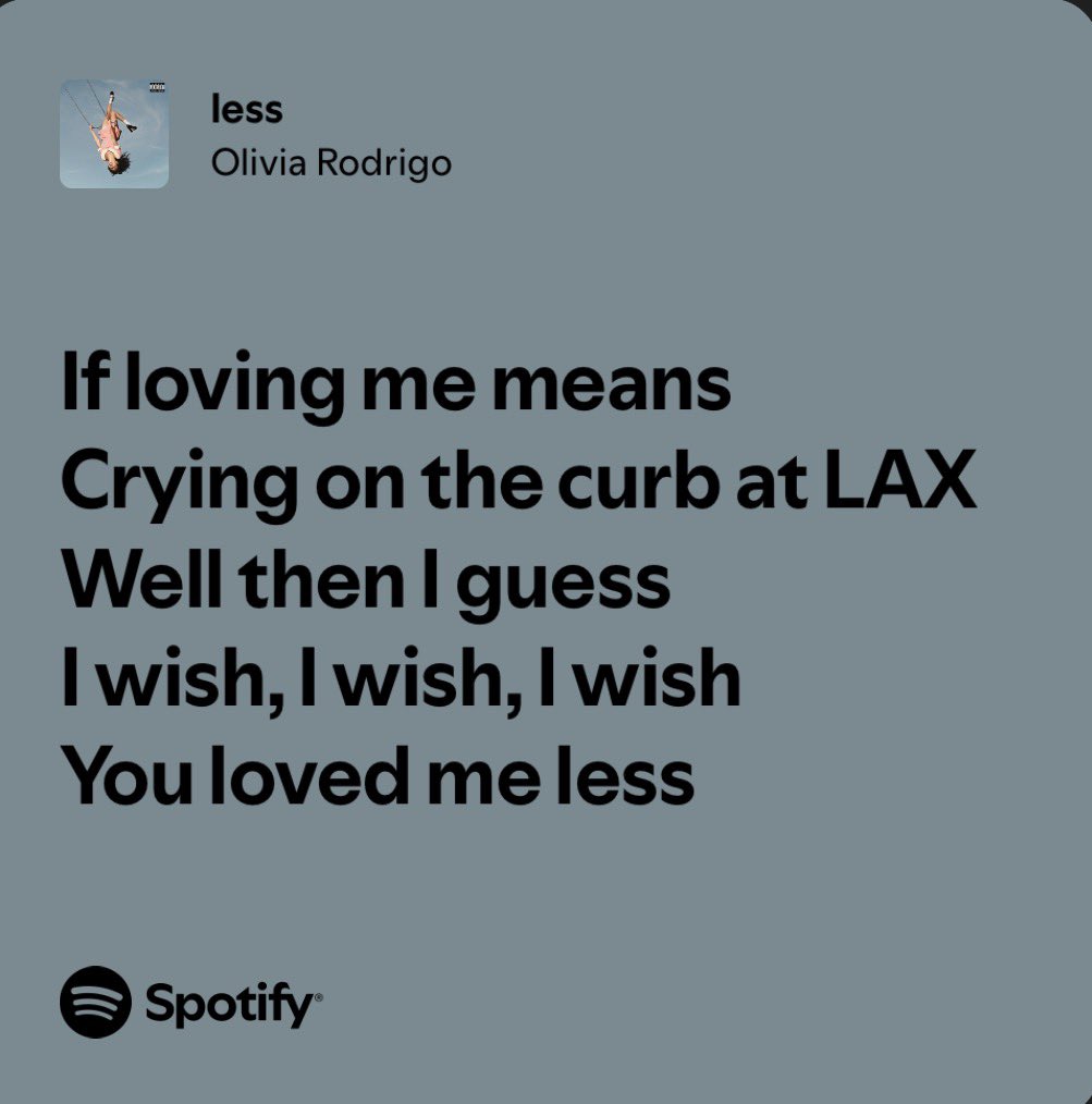 DorotheaMarj's tweet photo. Why am I just now realizing that it wasn’t Olivia who was crying on the curb at LAX????? https://t.co/o2SL1JUEwA