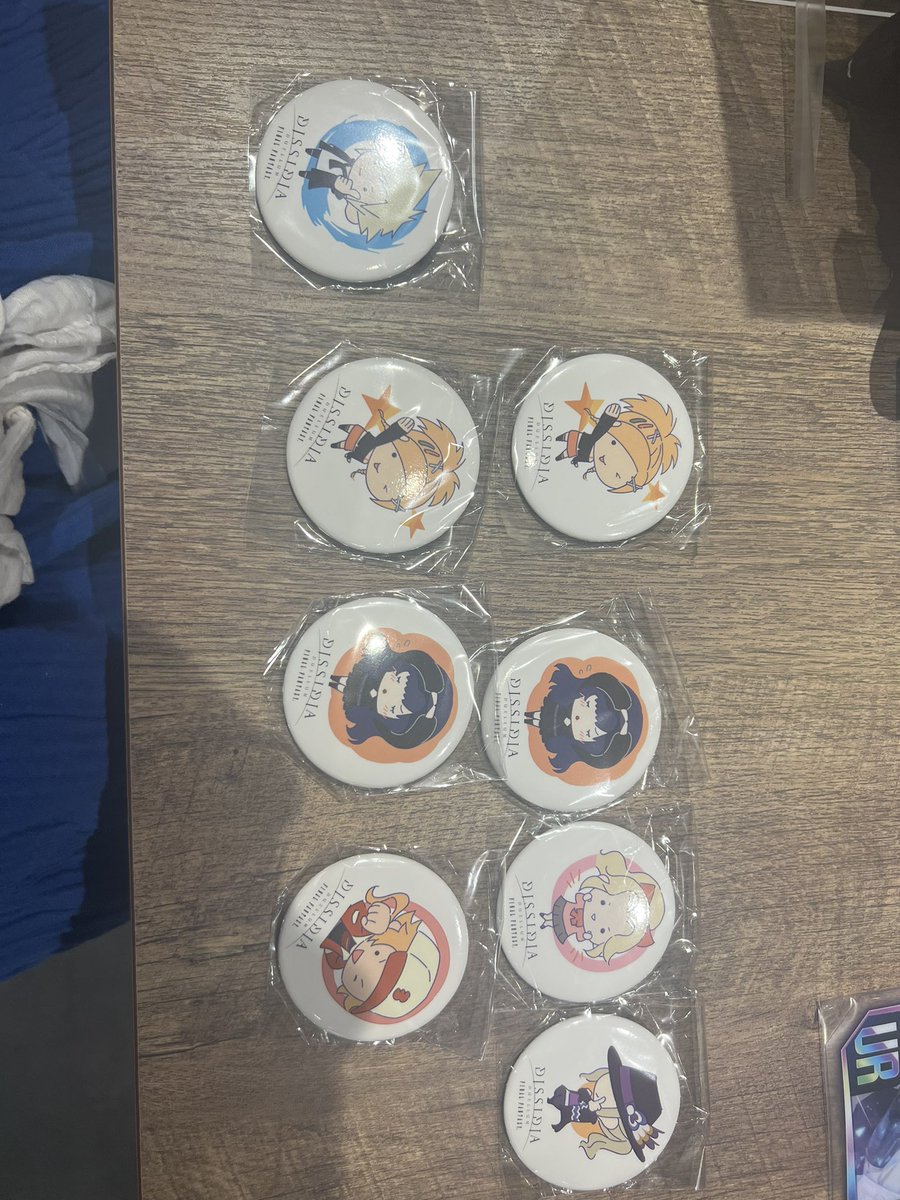 Fizzcoon's tweet photo. 【交換】ファイナルファンタジー　ディシディアデュエルム　缶バッジ　クリアカード
譲:カード→ウォーリアオブライト、ティナ、リュック2、
缶バッジ→オニオンナイト、カイン、ティナ、クラウド、リュック2、ガイア2
求:カード→クライヴ、
缶バッジ→クライヴ>ライトニング
本日秋葉原手渡しのみ https://t.co/SsvLdlGqZq