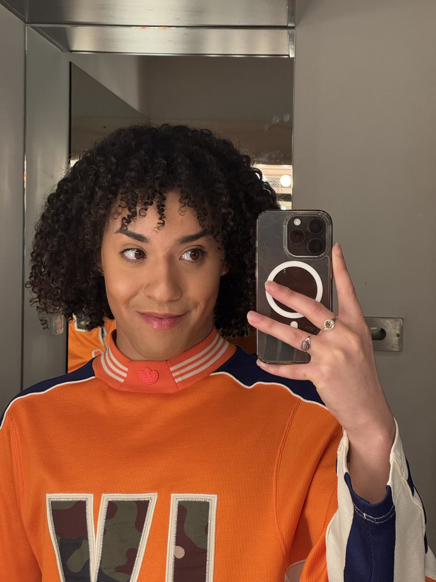jessedutlow's tweet photo. 4,
Maxi and others in “Ogechi’s Salon” by Chika Ikogwe (Melbourne Theatre Company) https://t.co/ckHIdszICO