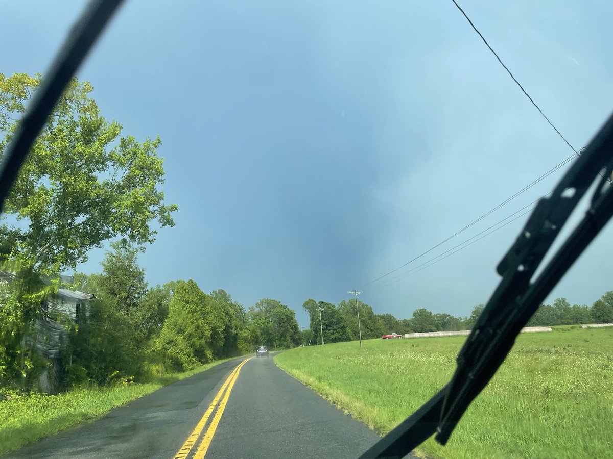 RickyRichwx's tweet photo. Hearing buzz of a possible tornado on the storm I tracked through Culpeper County, VA - and this was a lowering I saw through the rain shaft once the storm entered Fauquier County, this in Sumerduck, VA.

@NWS_BaltWash #vawx https://t.co/D6zEaVg8c7