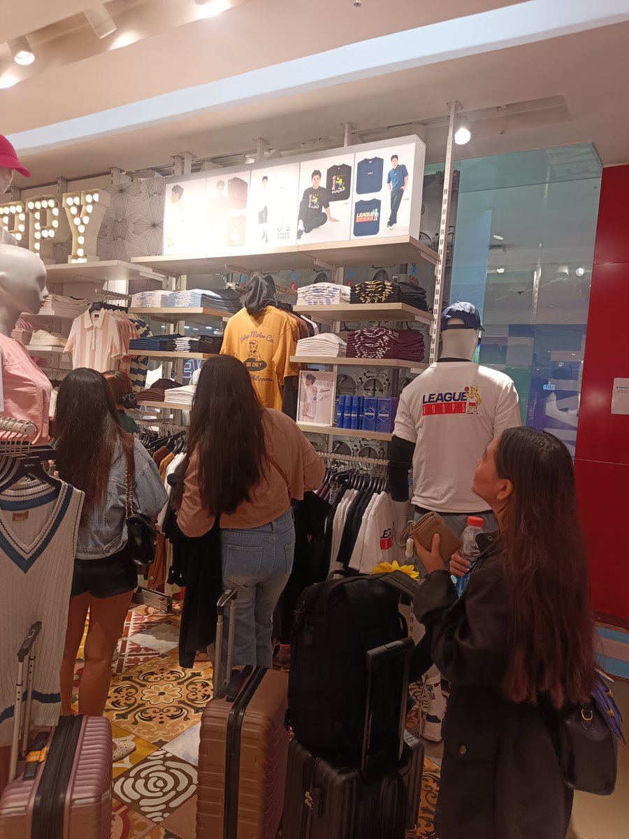 mydustbiaa's tweet photo. Ayun nabudol @dustinyuu @benchtm 

#DustinYuBench https://t.co/LZPtnQAACw