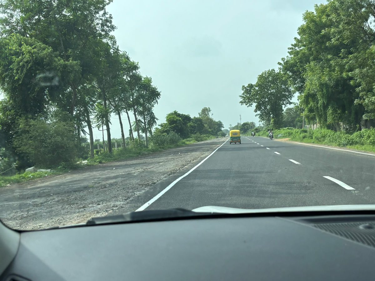 RakeshP5426's tweet photo. Dada, Apdo vikas , Ane to vikas na kevay, 4 years now...Rajendranagar to modasa road condition since last 4 year. Reaquesting you to take this matter with concern department for applipmen and action.
@Bhupendrapbjp https://t.co/1cN4MmvhDZ