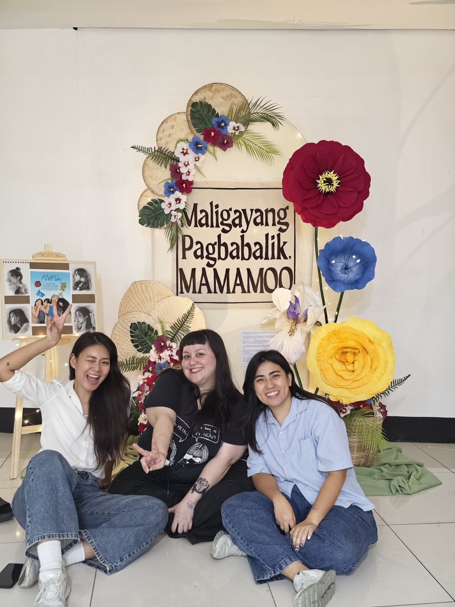wolfdoestuff_'s tweet photo. I just want to say how incredibly proud I am of our team because we made this. 🥹💚

Aside from everything else we had going on( moohouse, and etc. ), we took the initiative with designing Mamamoo’s waiting area. And with how advanced technology has become, we could have easily relied on digital designs or outsourced everything but we wanted it to feel personal.

Everything was handcrafted by PHMOOs and our personal friends and everything was drawn to show the effort and love we poured into it. We wanted to showcase filipino talent.  Everything was designed with meaning and intention. 🥹

 MARAMING SALAMAT SA TIWALA! and maraming salamat sa opportunity @MamamooPH 
@hyojinmoo619 @itsseacee @Keirriii