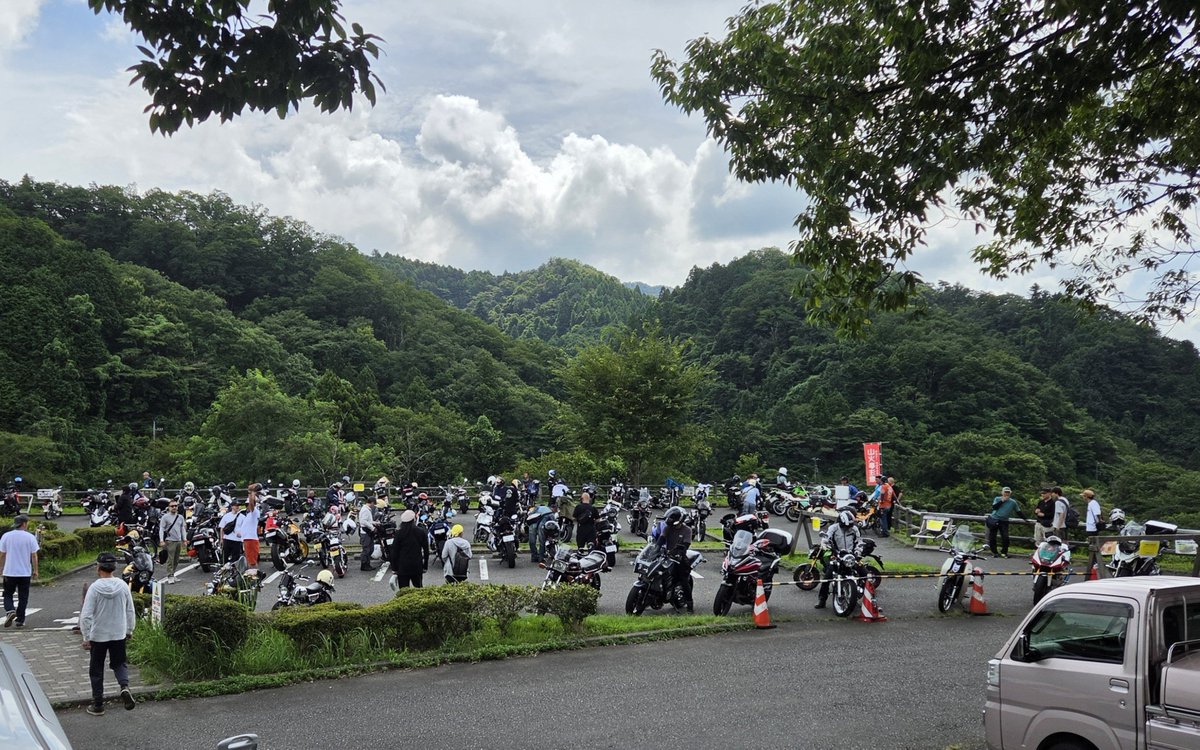 raimu26sp's tweet photo. 宮ヶ瀬鳥居原
休みの割にはバイク少なめ https://t.co/QUxo6aI3nn
