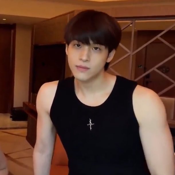 littlenuaa's tweet photo. สกายค่ดหล่อ😣😭🤟💔 https://t.co/faUhvozbZe