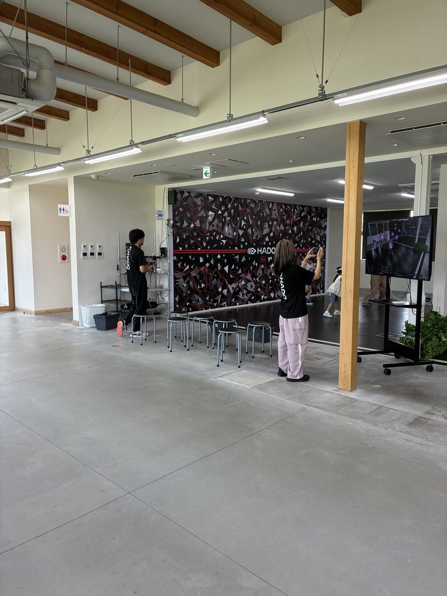 hado_sendai's tweet photo. 本日のデジタルファンパーク朝から盛り上がっております🎉

家族みんなで体験する際はスタッフが動画、写真お撮りします📷
お気軽にお声掛けください🎵

私たちも外からたくさん応援しますよ📣

ご来店お待ちしてます😉 https://t.co/9femxxrpqM