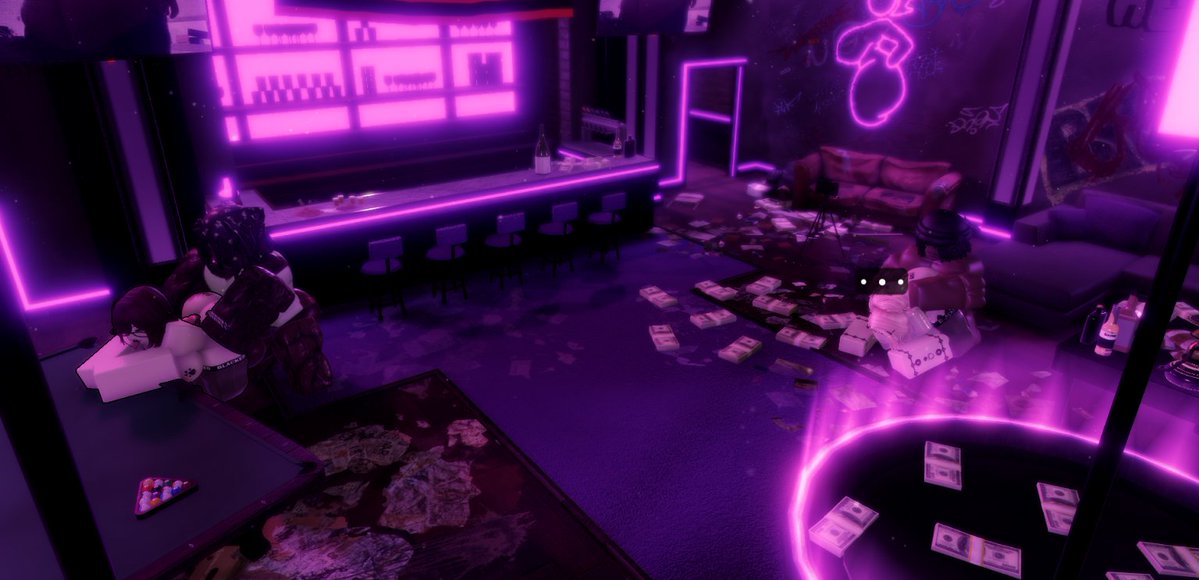 LittleKuKino's tweet photo. Roblox condo only adult noone will be under 18, al least in our group it is. And we both 18~25 yrs old ,we wont do anything to anyone who under 18 so yeah.

i just scared abt get that huge views and likes in 2 hrs and idk what should i post now lmao here is some pic i took. https://t.co/6tnHpll88L