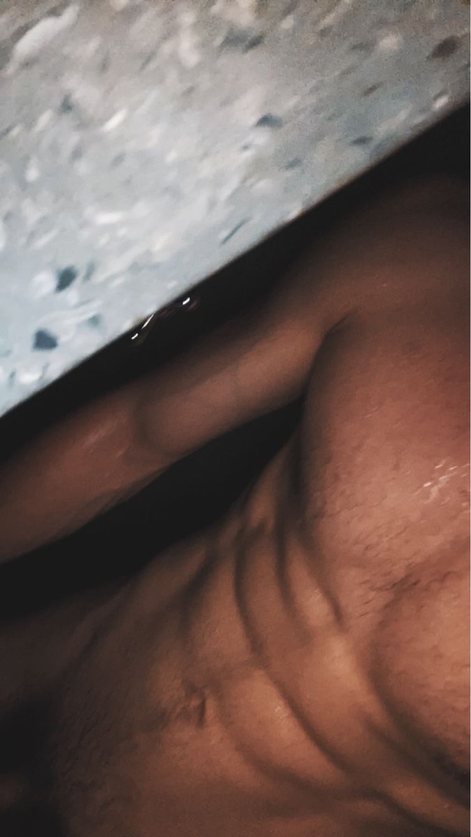 JaxsonSells's tweet photo. Feeling bored, what’s everyone up to? 
#tease #nsfw #gayolder #sellingvids #comechat https://t.co/pniw2GNiUp