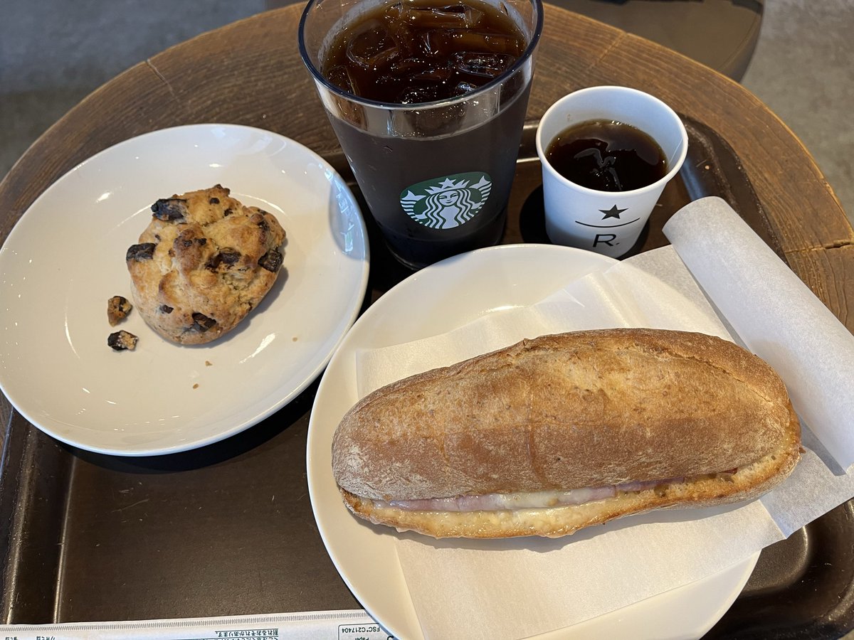 cbt4dgpvGFJtINT's tweet photo. 美容室行ってきた💇‍♀️
スタバでランチ☕️🥯

息子はパパDAYなのでプールと床屋💈に2人で行く予定らしい👨👦 https://t.co/GekTHKf4Ce