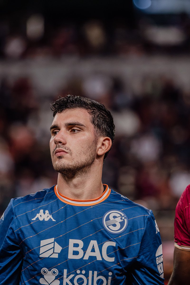 SaprissaOficial's tweet photo. Qué lindo gesto de Abraham Madriz al finalizar el juego💜 ¡ADN MORADO! 🧬 https://t.co/dH3OIESUSP